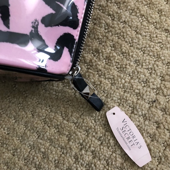 NEW! Victoria Secret Cosmetic Bag - Picture 6 of 6